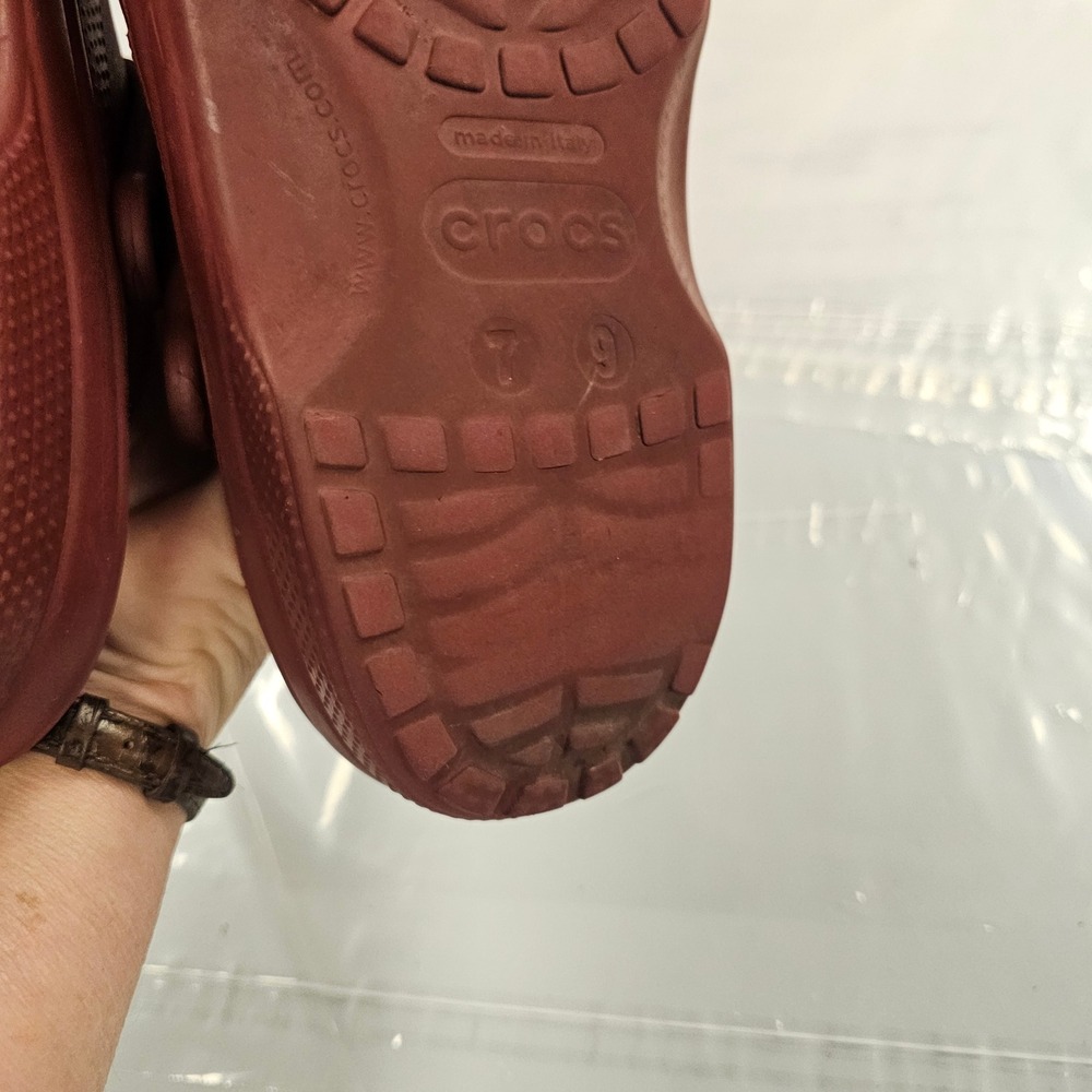 Crocs Classic Clogs Burgundy Maroon Made in Italy Mens 7 Womens 9 Shoes - Picture 5 of 8